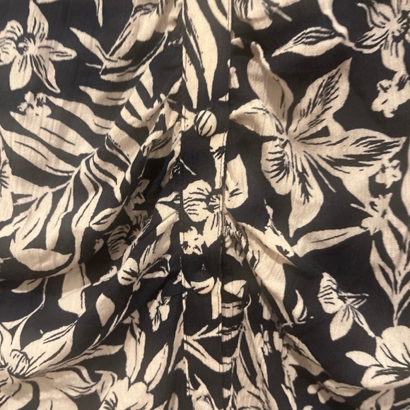 Faherty Black and White Sheath Maxi Dress with Puff Sleeves - Picture 5 of 10